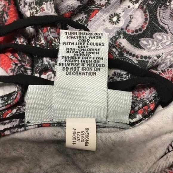 Catherine’s Women’s 3/4 Sleeve Scoop Neck Criss Cross Paisley Tunic, sz 0X - Picture 8 of 9